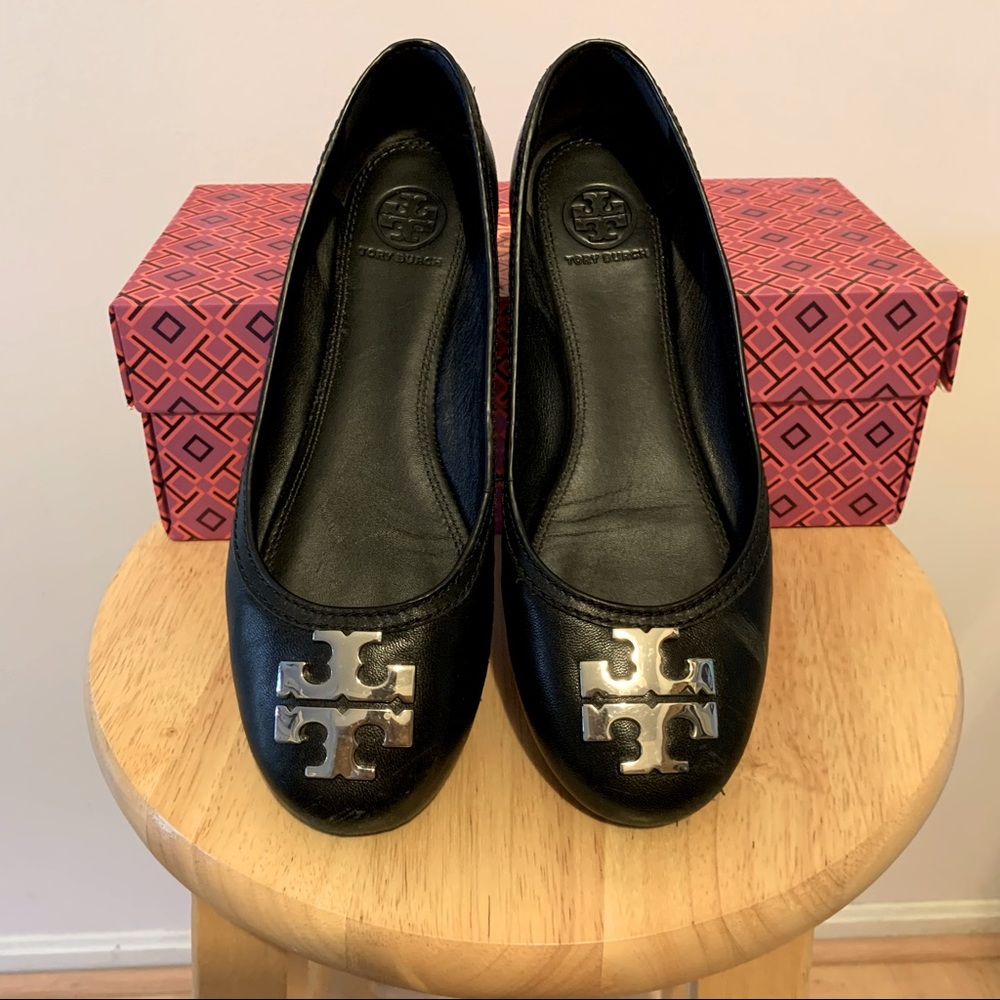 Tory Burch Laura ballet flat in black with silver T’s
